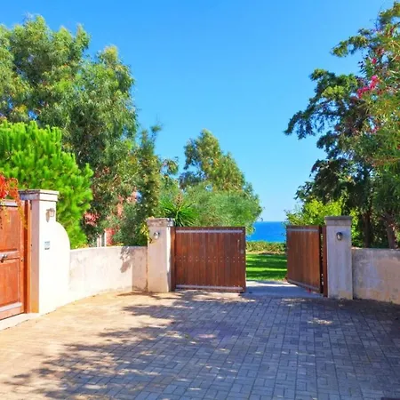 Villa 6 Bedroom Luxury Above Ai Helis Beach Argostoli (Kefalonia)
